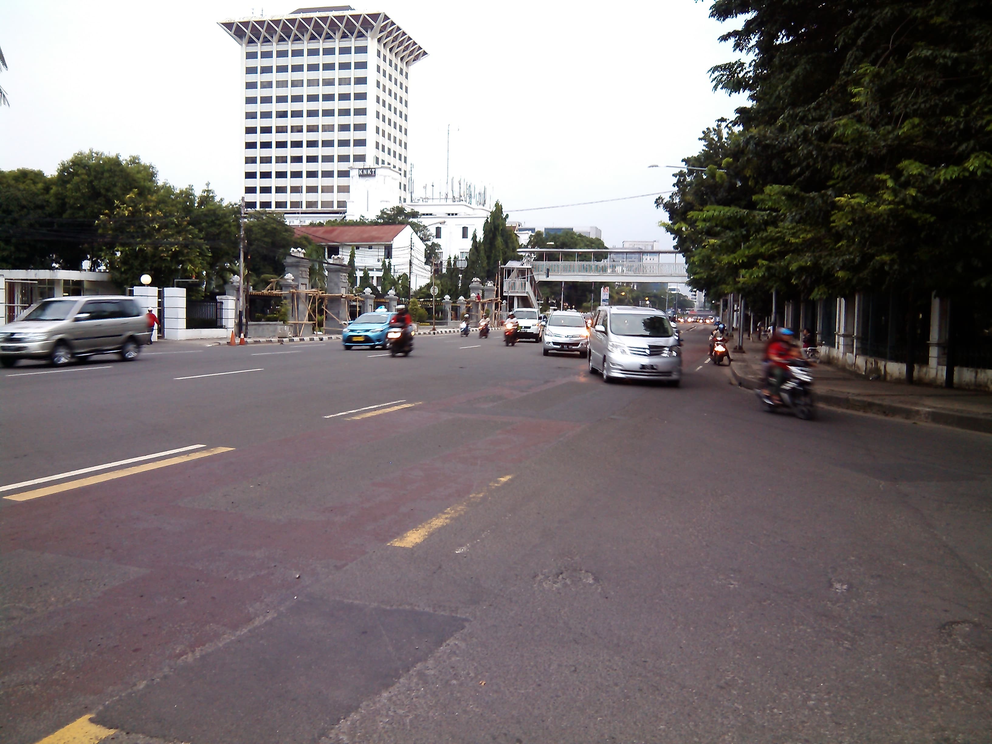 Yang keliatan gedung bertingkat itulah Gedung KNKT - panoramio